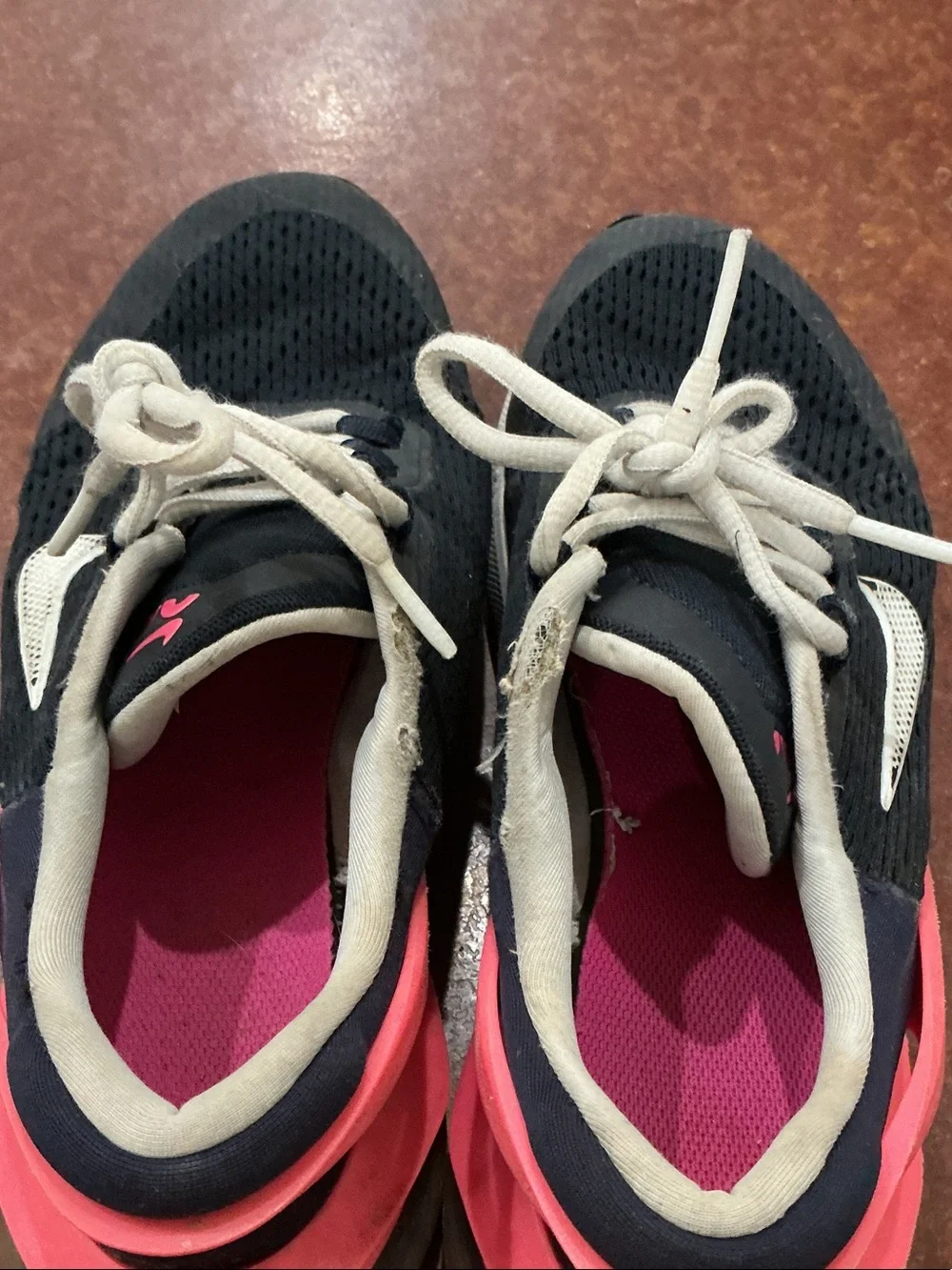Nike Kids Black & Pink Mesh Sneaker